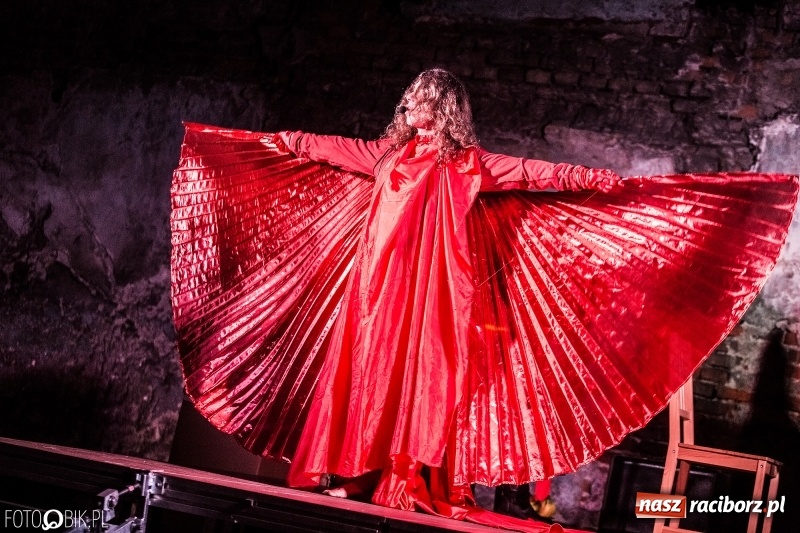 Zdjęcie w galerii na portalu naszraciborz.pl: Raciborski teatr midraszowy we wrześniu. Wesele żydowskie, potańcówka i premiera Parasola  wiadomości z regionu