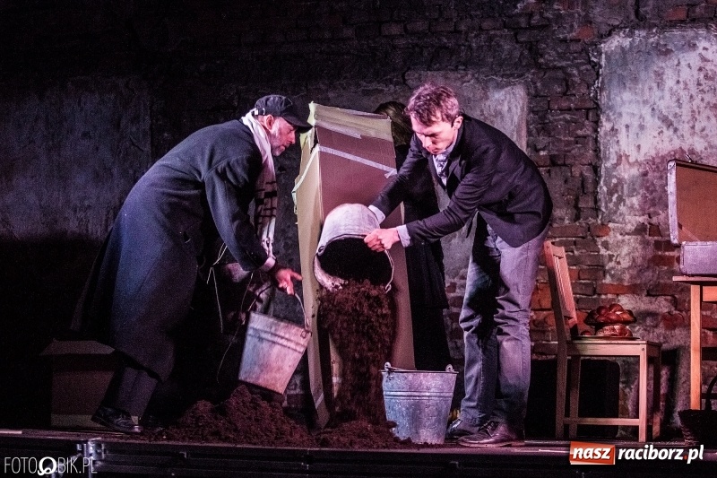 Zdjęcie w galerii na portalu naszraciborz.pl: Raciborski teatr midraszowy we wrześniu. Wesele żydowskie, potańcówka i premiera Parasola  wiadomości z regionu