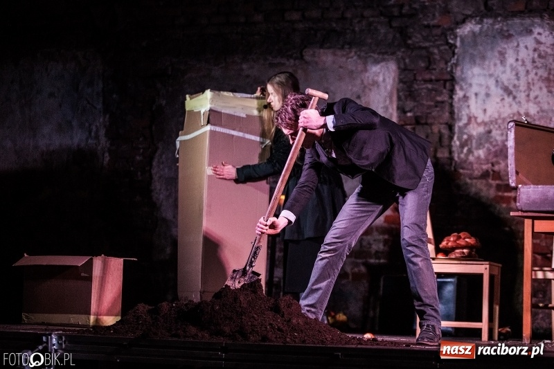 Zdjęcie w galerii na portalu naszraciborz.pl: Raciborski teatr midraszowy we wrześniu. Wesele żydowskie, potańcówka i premiera Parasola  wiadomości z regionu