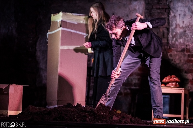 Zdjęcie w galerii na portalu naszraciborz.pl: Raciborski teatr midraszowy we wrześniu. Wesele żydowskie, potańcówka i premiera Parasola  wiadomości z regionu