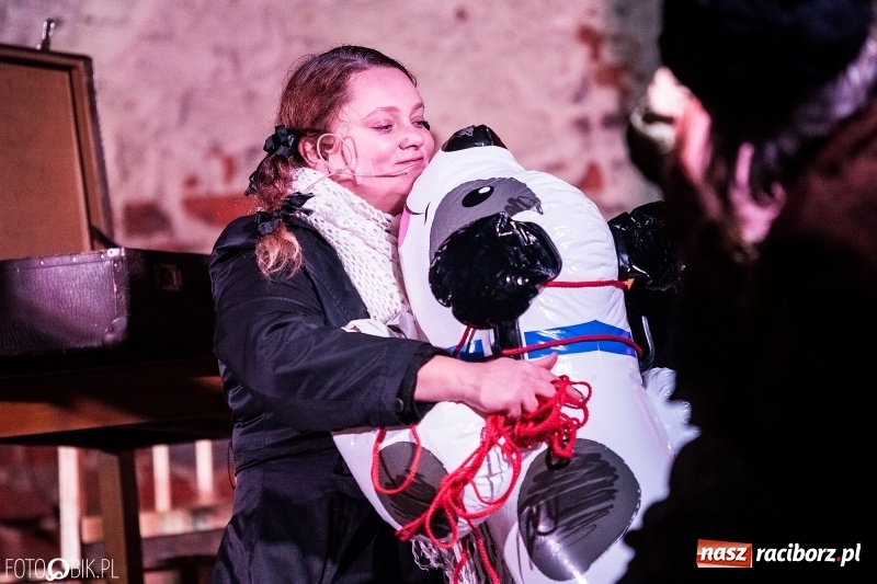 Zdjęcie w galerii na portalu naszraciborz.pl: Raciborski teatr midraszowy we wrześniu. Wesele żydowskie, potańcówka i premiera Parasola  wiadomości z regionu