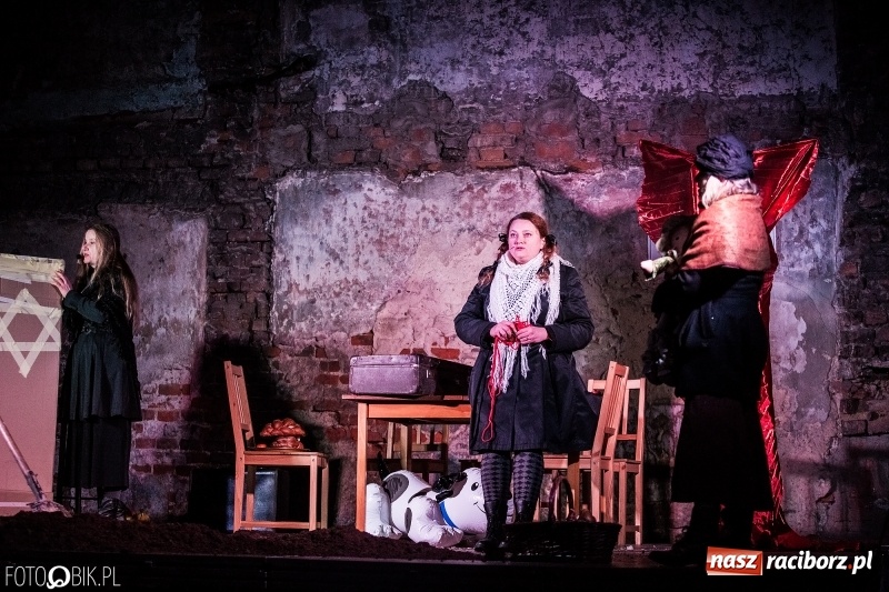 Zdjęcie w galerii na portalu naszraciborz.pl: Raciborski teatr midraszowy we wrześniu. Wesele żydowskie, potańcówka i premiera Parasola  wiadomości z regionu