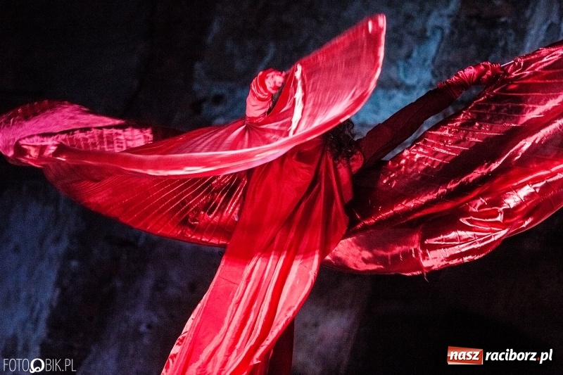 Zdjęcie w galerii na portalu naszraciborz.pl: Raciborski teatr midraszowy we wrześniu. Wesele żydowskie, potańcówka i premiera Parasola  wiadomości z regionu