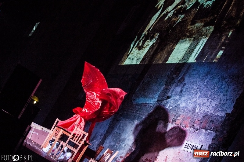 Zdjęcie w galerii na portalu naszraciborz.pl: Raciborski teatr midraszowy we wrześniu. Wesele żydowskie, potańcówka i premiera Parasola  wiadomości z regionu