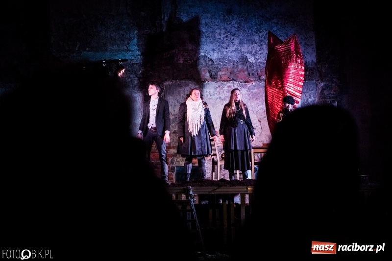 Zdjęcie w galerii na portalu naszraciborz.pl: Raciborski teatr midraszowy we wrześniu. Wesele żydowskie, potańcówka i premiera Parasola  wiadomości z regionu