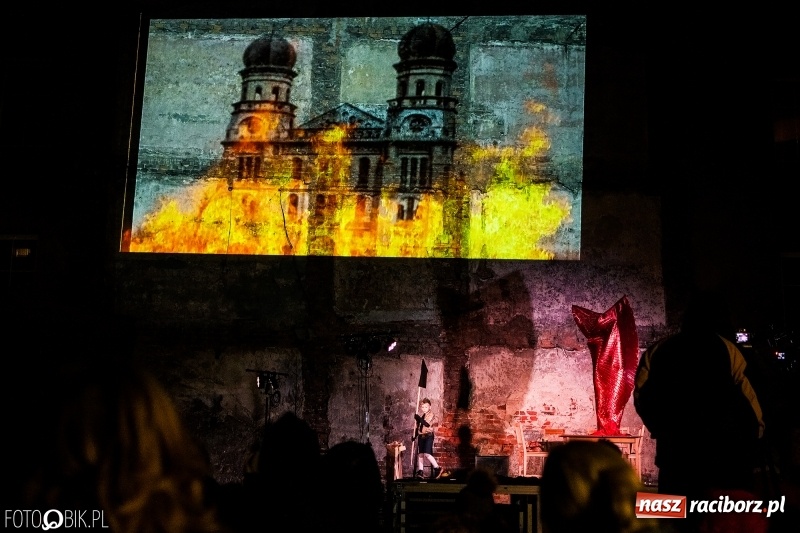 Zdjęcie w galerii na portalu naszraciborz.pl: Raciborski teatr midraszowy we wrześniu. Wesele żydowskie, potańcówka i premiera Parasola  wiadomości z regionu