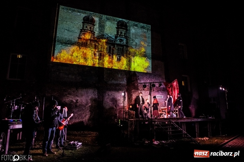 Zdjęcie w galerii na portalu naszraciborz.pl: Raciborski teatr midraszowy we wrześniu. Wesele żydowskie, potańcówka i premiera Parasola  wiadomości z regionu