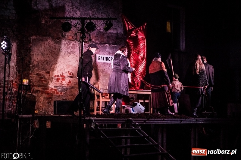 Zdjęcie w galerii na portalu naszraciborz.pl: Raciborski teatr midraszowy we wrześniu. Wesele żydowskie, potańcówka i premiera Parasola  wiadomości z regionu