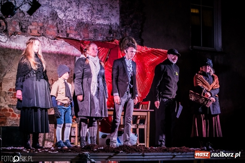 Zdjęcie w galerii na portalu naszraciborz.pl: Raciborski teatr midraszowy we wrześniu. Wesele żydowskie, potańcówka i premiera Parasola  wiadomości z regionu