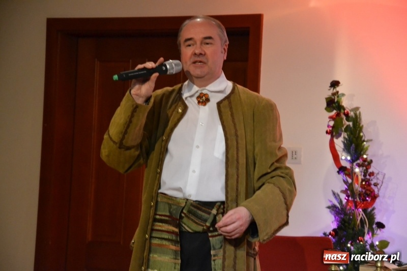 Zdjęcie w galerii na portalu naszraciborz.pl: Biesiada Wigilijna z artystami z Poznania na Zamku Piastowskim wiadomości z regionu