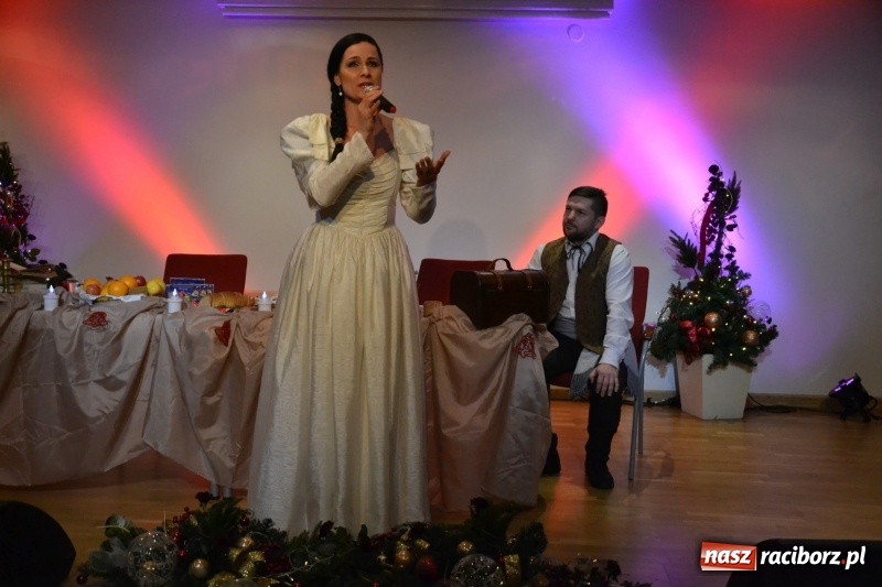 Zdjęcie w galerii na portalu naszraciborz.pl: Biesiada Wigilijna z artystami z Poznania na Zamku Piastowskim wiadomości z regionu
