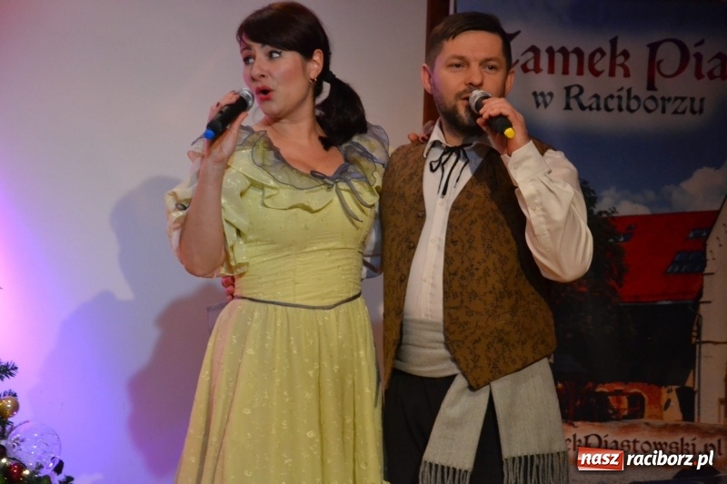 Zdjęcie w galerii na portalu naszraciborz.pl: Biesiada Wigilijna z artystami z Poznania na Zamku Piastowskim wiadomości z regionu