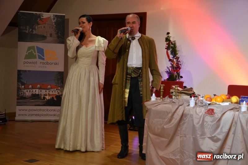 Zdjęcie w galerii na portalu naszraciborz.pl: Biesiada Wigilijna z artystami z Poznania na Zamku Piastowskim wiadomości z regionu