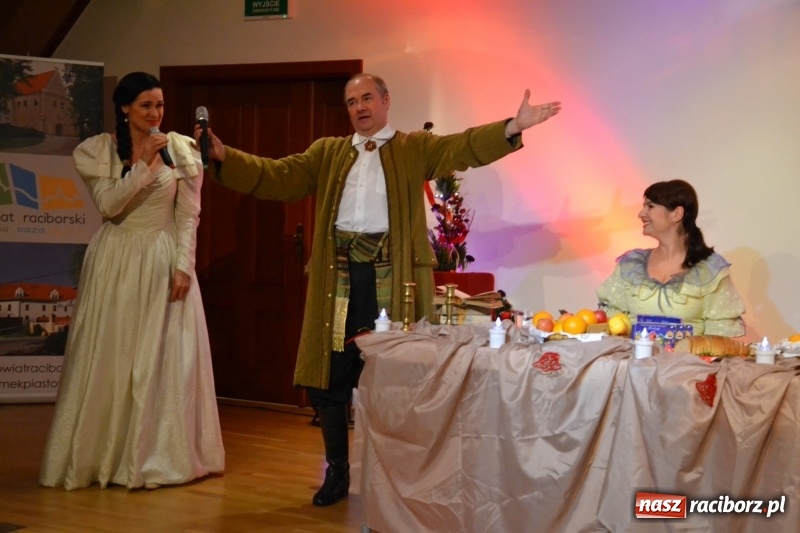 Zdjęcie w galerii na portalu naszraciborz.pl: Biesiada Wigilijna z artystami z Poznania na Zamku Piastowskim wiadomości z regionu