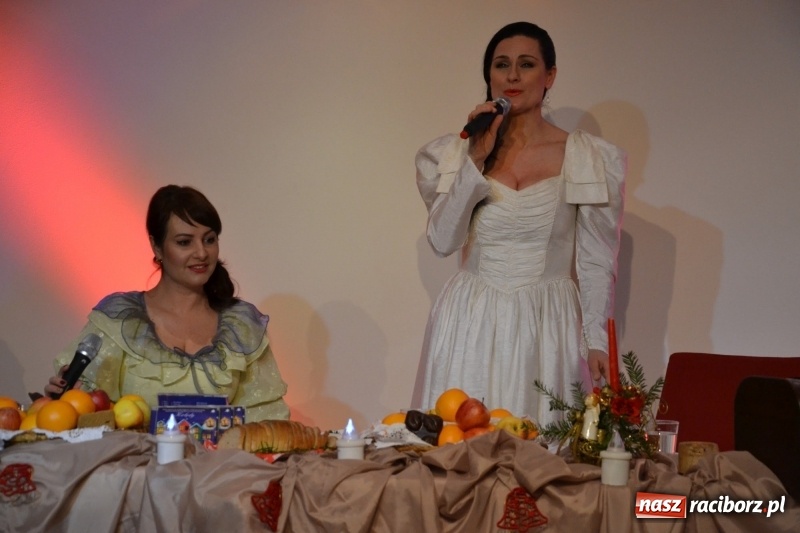 Zdjęcie w galerii na portalu naszraciborz.pl: Biesiada Wigilijna z artystami z Poznania na Zamku Piastowskim wiadomości z regionu