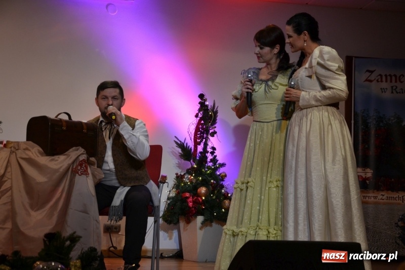 Zdjęcie w galerii na portalu naszraciborz.pl: Biesiada Wigilijna z artystami z Poznania na Zamku Piastowskim wiadomości z regionu