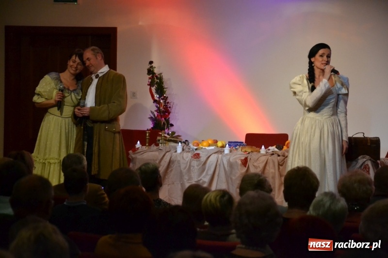 Zdjęcie w galerii na portalu naszraciborz.pl: Biesiada Wigilijna z artystami z Poznania na Zamku Piastowskim wiadomości z regionu