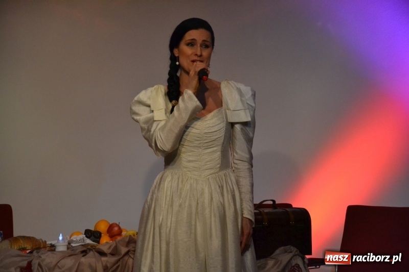 Zdjęcie w galerii na portalu naszraciborz.pl: Biesiada Wigilijna z artystami z Poznania na Zamku Piastowskim wiadomości z regionu