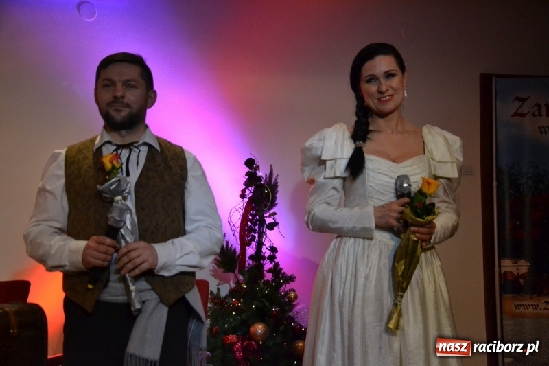 Zdjęcie w galerii na portalu naszraciborz.pl: Biesiada Wigilijna z artystami z Poznania na Zamku Piastowskim wiadomości z regionu