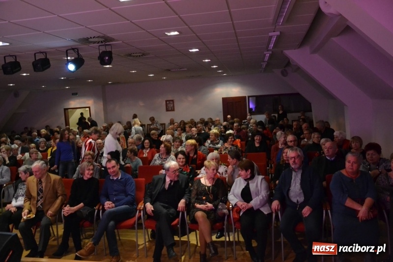 Zdjęcie w galerii na portalu naszraciborz.pl: Biesiada Wigilijna z artystami z Poznania na Zamku Piastowskim wiadomości z regionu