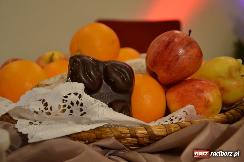 Zdjęcie w galerii na portalu naszraciborz.pl: Biesiada Wigilijna z artystami z Poznania na Zamku Piastowskim wiadomości z regionu