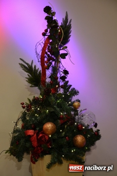 Zdjęcie w galerii na portalu naszraciborz.pl: Biesiada Wigilijna z artystami z Poznania na Zamku Piastowskim wiadomości z regionu