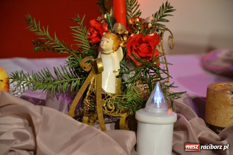 Zdjęcie w galerii na portalu naszraciborz.pl: Biesiada Wigilijna z artystami z Poznania na Zamku Piastowskim wiadomości z regionu