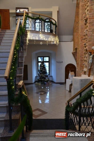 Zdjęcie w galerii na portalu naszraciborz.pl: Biesiada Wigilijna z artystami z Poznania na Zamku Piastowskim wiadomości z regionu
