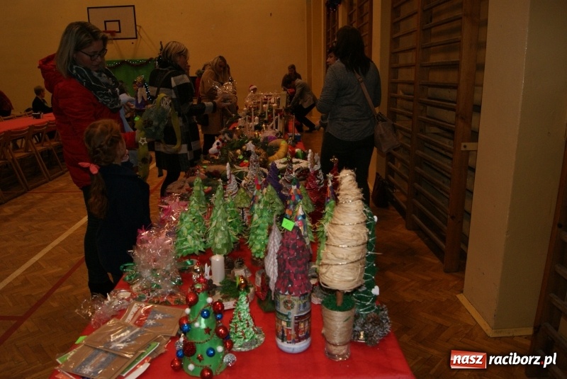 Zdjęcie w galerii na portalu naszraciborz.pl: Świąteczny kiermasz w Studziennej  wiadomości z regionu