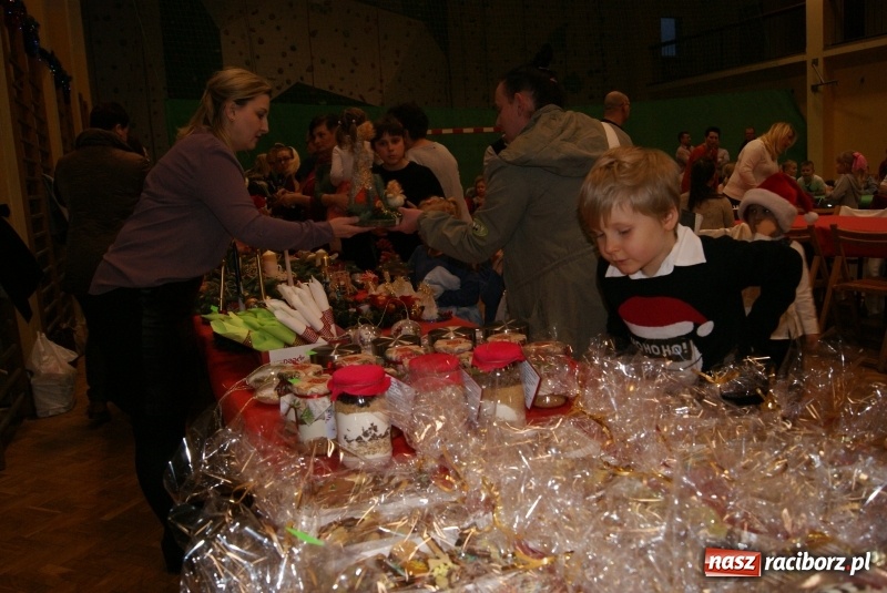Zdjęcie w galerii na portalu naszraciborz.pl: Świąteczny kiermasz w Studziennej  wiadomości z regionu