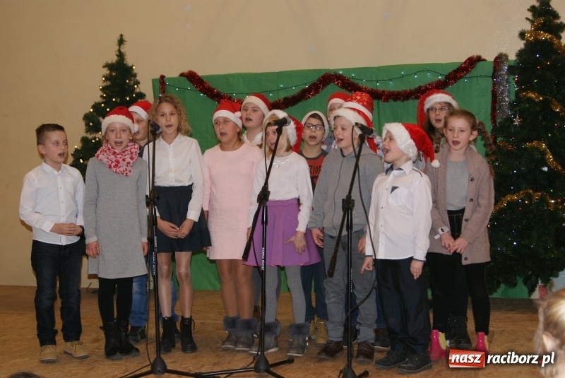 Zdjęcie w galerii na portalu naszraciborz.pl: Świąteczny kiermasz w Studziennej  wiadomości z regionu