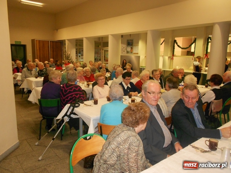 Zdjęcie w galerii na portalu naszraciborz.pl: Wigilia dla starszych i samotnych w Rudach wiadomości z regionu