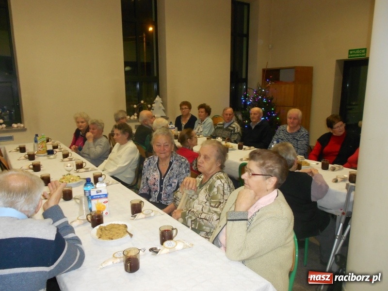Zdjęcie w galerii na portalu naszraciborz.pl: Wigilia dla starszych i samotnych w Rudach wiadomości z regionu