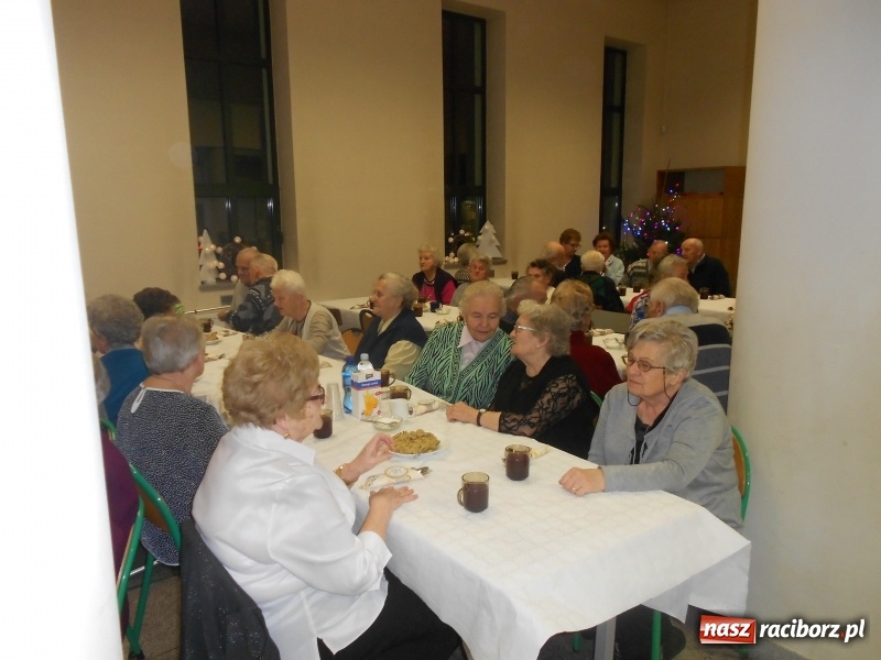 Zdjęcie w galerii na portalu naszraciborz.pl: Wigilia dla starszych i samotnych w Rudach wiadomości z regionu
