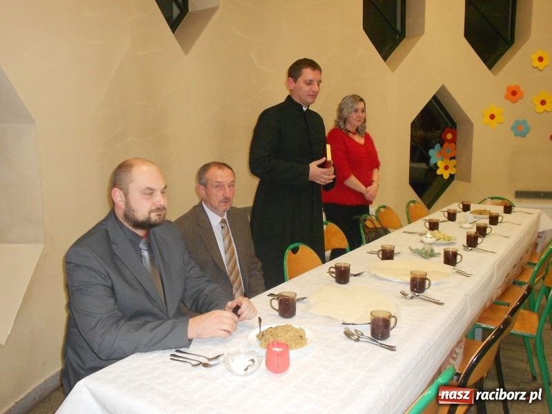 Zdjęcie w galerii na portalu naszraciborz.pl: Wigilia dla starszych i samotnych w Rudach wiadomości z regionu