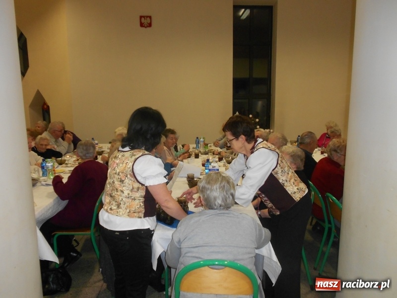 Zdjęcie w galerii na portalu naszraciborz.pl: Wigilia dla starszych i samotnych w Rudach wiadomości z regionu