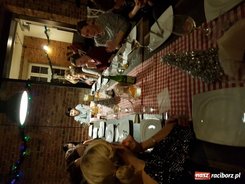 Zdjęcie w galerii na portalu naszraciborz.pl: Wigilijne spotkanie w Dentice24  wiadomości z regionu
