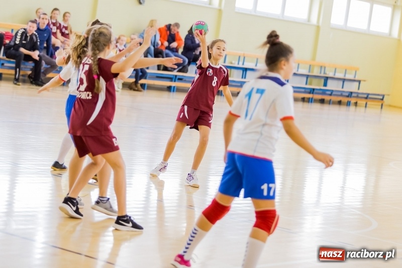 Zdjęcie w galerii na portalu naszraciborz.pl: 8. Turniej Piłki Ręcznej Dziewcząt Młodszych o puchar starosty raciborskiego wiadomości z regionu