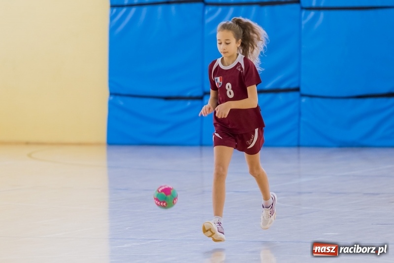Zdjęcie w galerii na portalu naszraciborz.pl: 8. Turniej Piłki Ręcznej Dziewcząt Młodszych o puchar starosty raciborskiego wiadomości z regionu