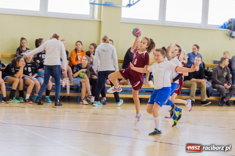 Zdjęcie w galerii na portalu naszraciborz.pl: 8. Turniej Piłki Ręcznej Dziewcząt Młodszych o puchar starosty raciborskiego wiadomości z regionu