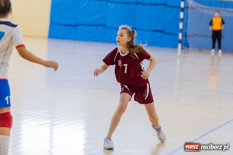 Zdjęcie w galerii na portalu naszraciborz.pl: 8. Turniej Piłki Ręcznej Dziewcząt Młodszych o puchar starosty raciborskiego wiadomości z regionu