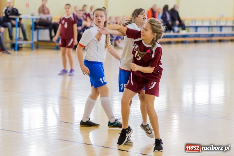 Zdjęcie w galerii na portalu naszraciborz.pl: 8. Turniej Piłki Ręcznej Dziewcząt Młodszych o puchar starosty raciborskiego wiadomości z regionu