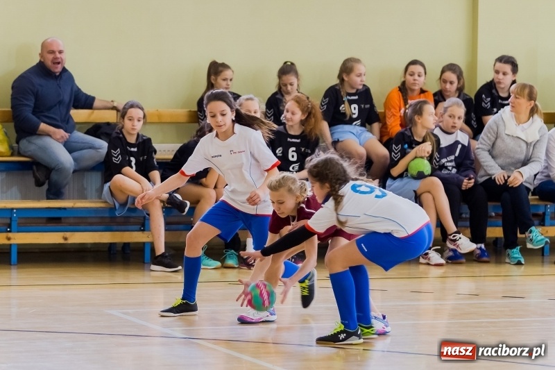 Zdjęcie w galerii na portalu naszraciborz.pl: 8. Turniej Piłki Ręcznej Dziewcząt Młodszych o puchar starosty raciborskiego wiadomości z regionu
