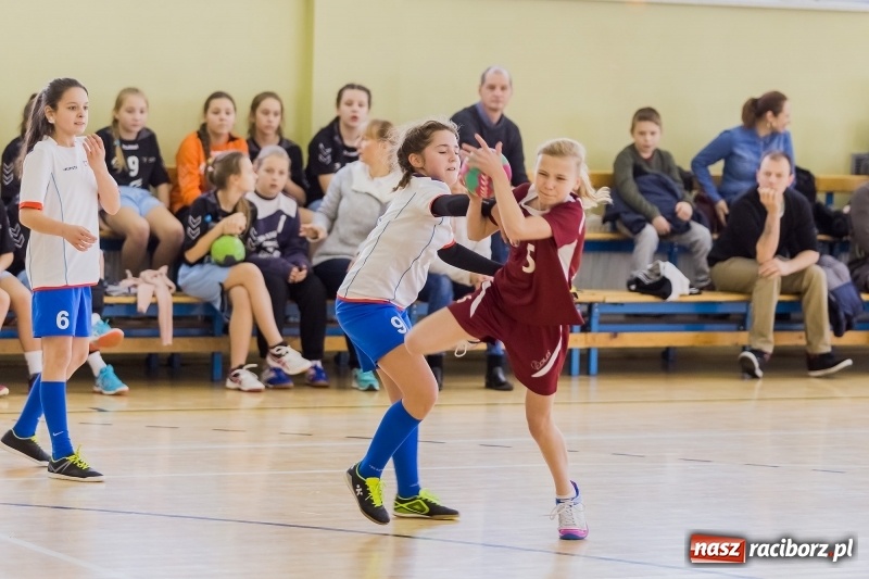 Zdjęcie w galerii na portalu naszraciborz.pl: 8. Turniej Piłki Ręcznej Dziewcząt Młodszych o puchar starosty raciborskiego wiadomości z regionu