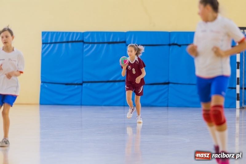 Zdjęcie w galerii na portalu naszraciborz.pl: 8. Turniej Piłki Ręcznej Dziewcząt Młodszych o puchar starosty raciborskiego wiadomości z regionu