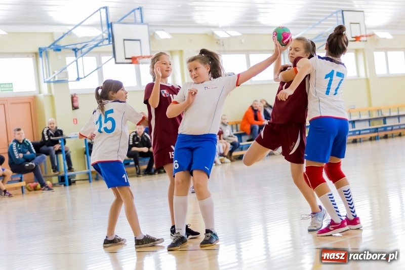 Zdjęcie w galerii na portalu naszraciborz.pl: 8. Turniej Piłki Ręcznej Dziewcząt Młodszych o puchar starosty raciborskiego wiadomości z regionu