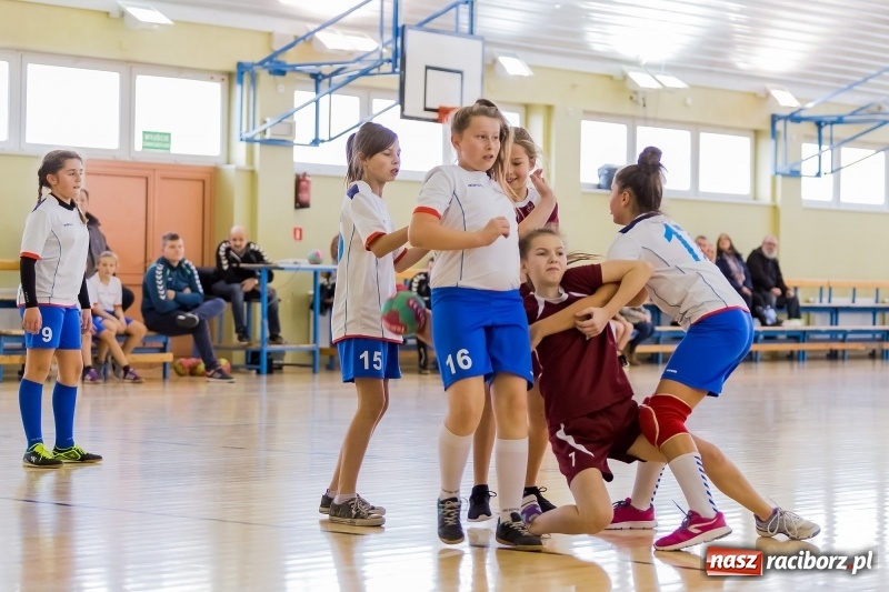 Zdjęcie w galerii na portalu naszraciborz.pl: 8. Turniej Piłki Ręcznej Dziewcząt Młodszych o puchar starosty raciborskiego wiadomości z regionu