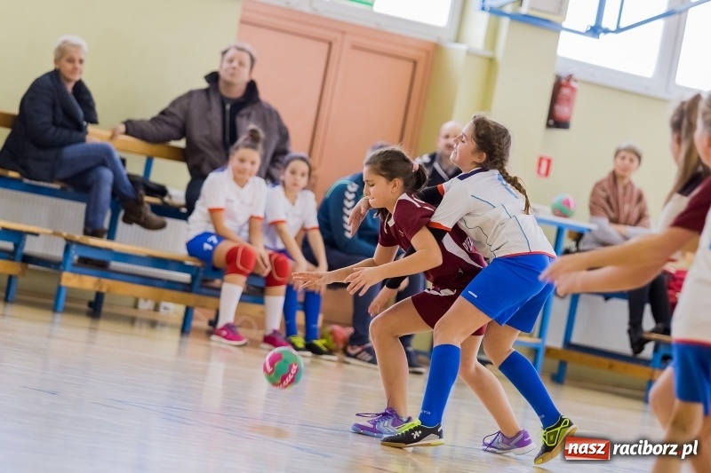 Zdjęcie w galerii na portalu naszraciborz.pl: 8. Turniej Piłki Ręcznej Dziewcząt Młodszych o puchar starosty raciborskiego wiadomości z regionu