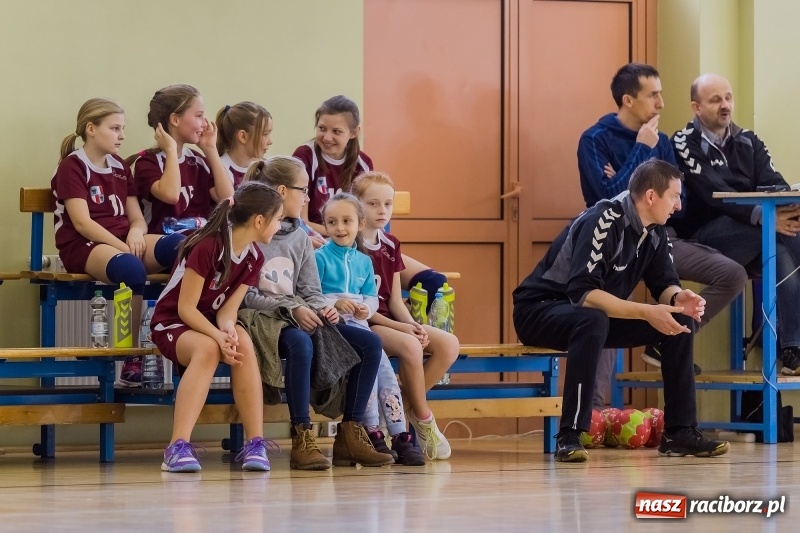 Zdjęcie w galerii na portalu naszraciborz.pl: 8. Turniej Piłki Ręcznej Dziewcząt Młodszych o puchar starosty raciborskiego wiadomości z regionu
