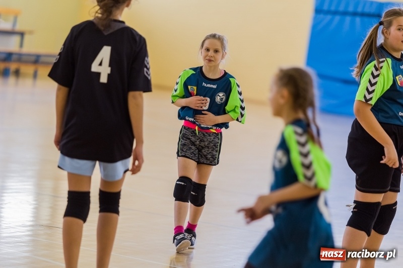 Zdjęcie w galerii na portalu naszraciborz.pl: 8. Turniej Piłki Ręcznej Dziewcząt Młodszych o puchar starosty raciborskiego wiadomości z regionu